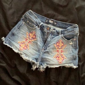 Aztec Print Short Shorts!